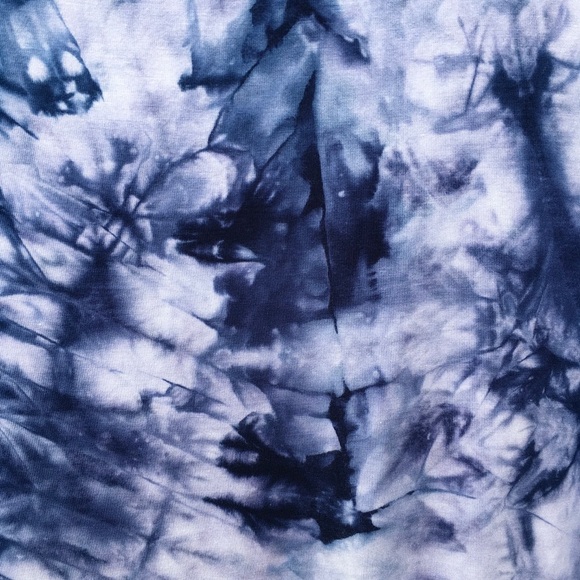 Thanth Collection of Style Blue Tie Dye Print Tunic Top Medium - Picture 5 of 8